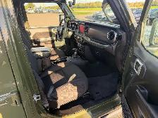 2022 Jeep Wrangler - Photo 12