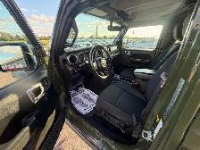 2022 Jeep Wrangler - Photo 15
