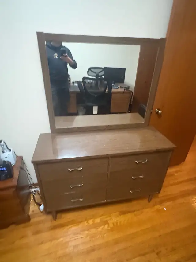 Free delivery used antique Wooden Dresser with Mirror