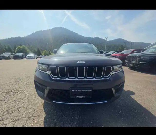 2026 Jeep Grand Cherokee Laredo