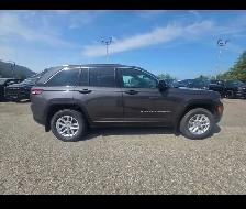 2026 Jeep Grand Cherokee Laredo - Photo 3