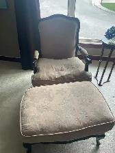 2 Bergere French Chairs with Matching Oversized Ottomans - Photo 3