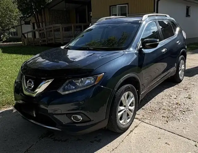 2016 Nissan Rogue SV AWD (Safetied)