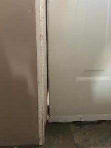 any door closing problems, Misjudgment, sagging,  please contact - Photo 8