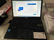 Asus laptop 14 inch, Great condition! , headphones and carry ba