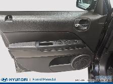 2011 Jeep Patriot NORTH 4X4 - Photo 10