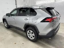 Toyota RAV4 LE AWD 2022 à vendre - Photo 11