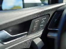 2018 Audi Q5 2.0T Progressiv, Leather Seats, Apple Carplay, Pano - Photo 12