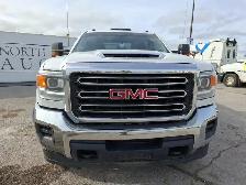 2018 GMC Sierra 2500HD - Photo 2