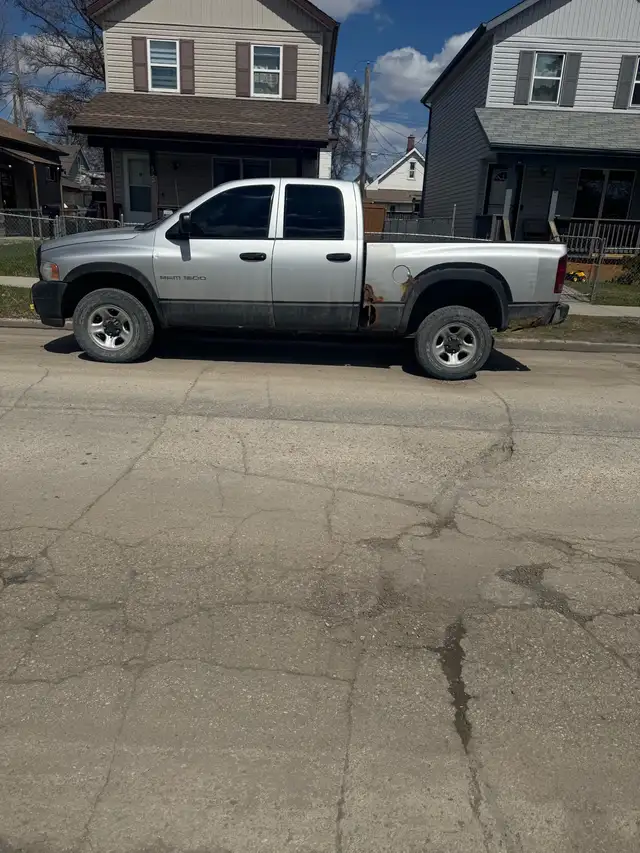 2004 Dodge Ram SLT QuadCab 4x4