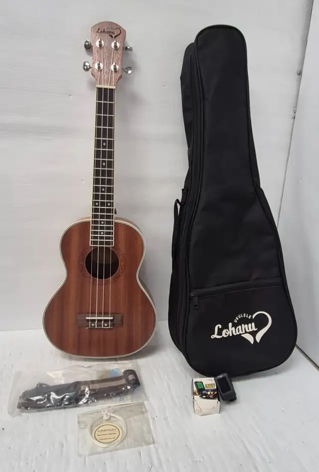(N9750743) Lohanu LU-T Ukulele