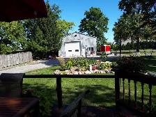 Country Living, 5 Minutes from Sarnia - Photo 3
