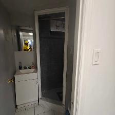 BACHELOR BASEMENT WITH PRIVATE WASHROOM - MALTON - Photo 6