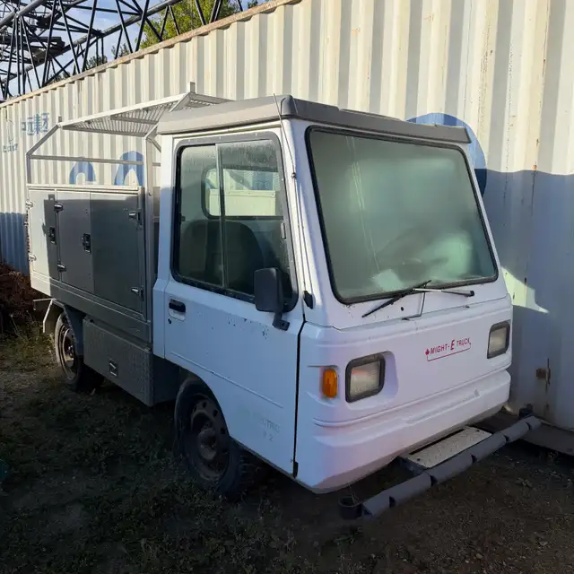 ELECTRIC TRUCK ( NEED REPAIR)