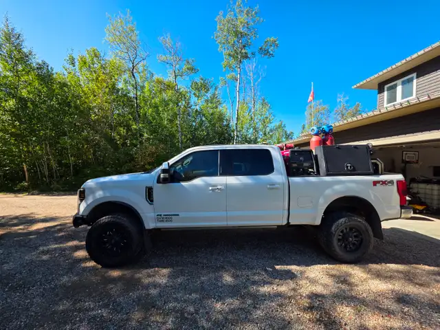 FOR SALE: 2018 F-350 Lariat 6.7L short box (Welding Rig)