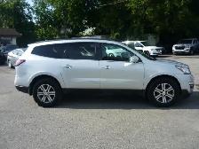 2017 Chevrolet Traverse LT - Photo 3