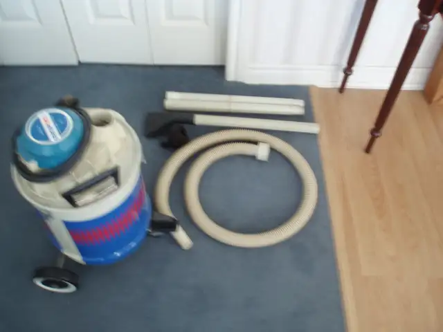SHOP VAC  VACUUM CLEANER ( WET - DRY )