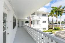 Condo à Louer – Ambassador South sur A1A Hallandale Beach – FL - Photo 2