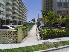 Condo à Louer – Ambassador South sur A1A Hallandale Beach – FL - Photo 14