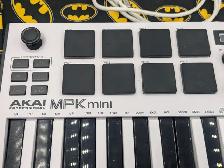 AKAI MPK MINI 25 Key Midi Controller w/Pads (#3139) - Photo 3