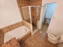 Balcony room  for rent, steps to Seneca@york $800. - Photo 6