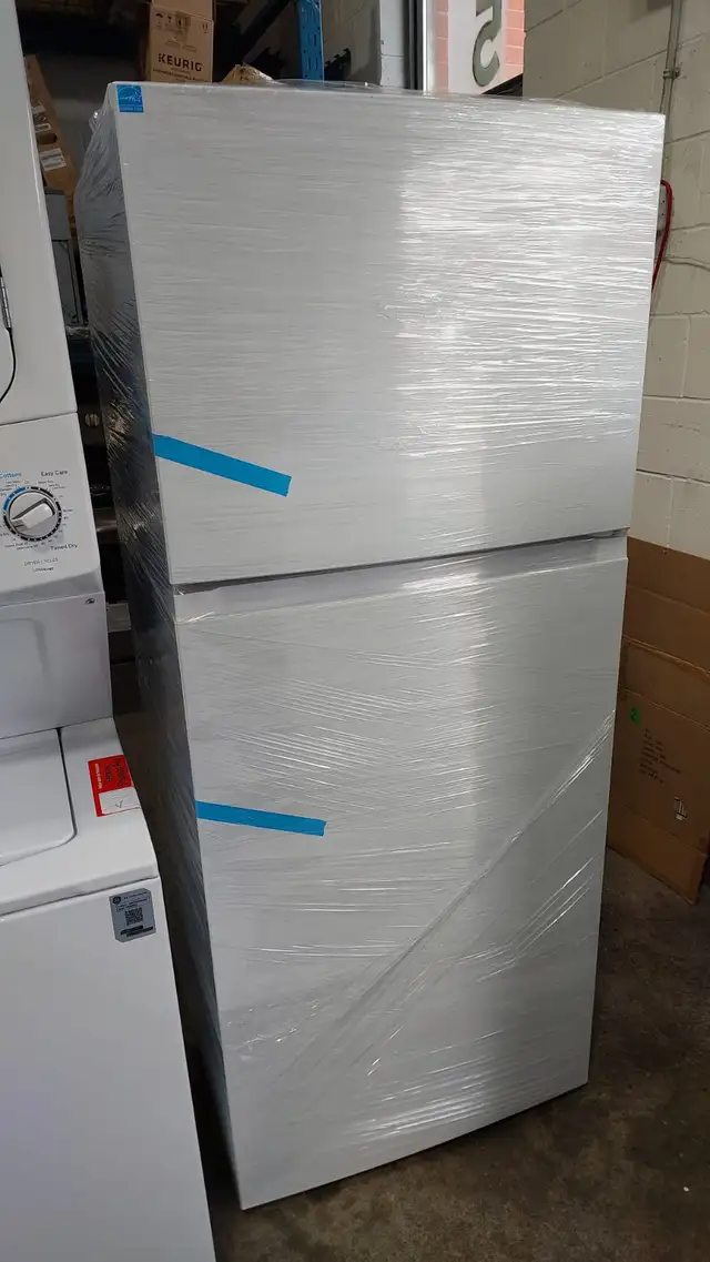 Fridge Danby 18 cu. ft. Top-Mount DFF176BW White Brand new open
