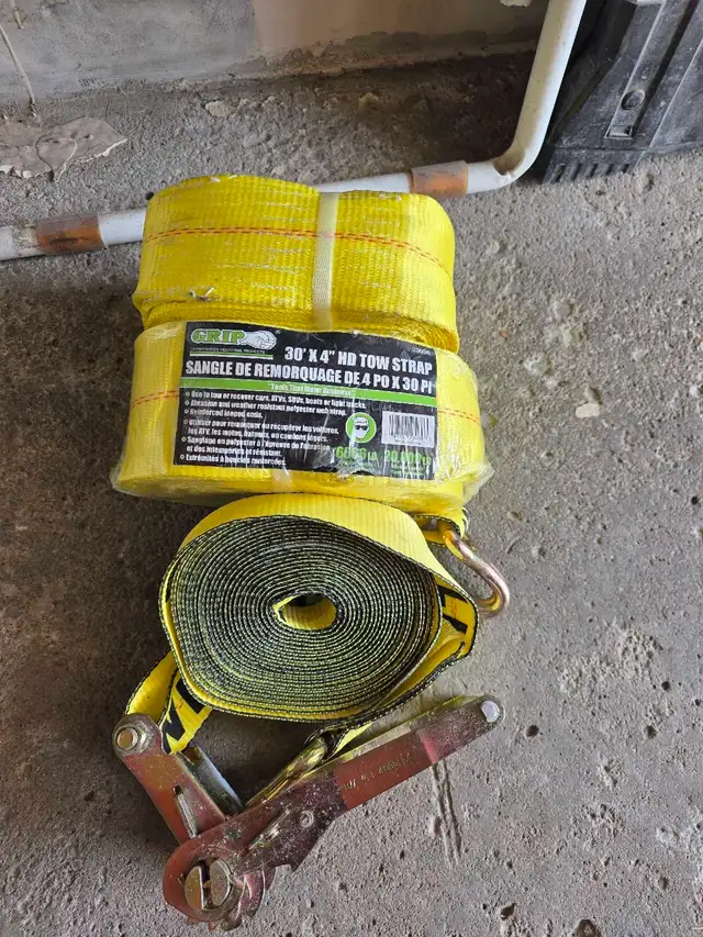 GRIP 30' x 4' Heavy-Duty Tow Strap