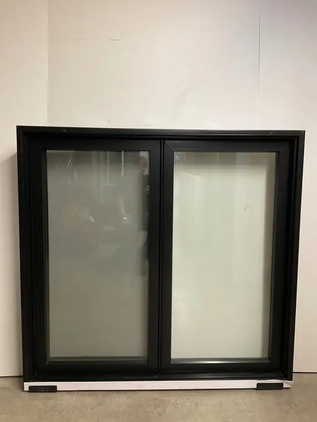 11035BP Fenêtre Battant PVC Noir/Noir 2 sect 1 ouv 58 1/2x55 1/2