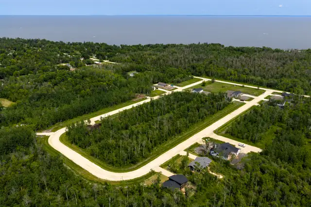 LAKE WINNIPEG BUILDING LOTS