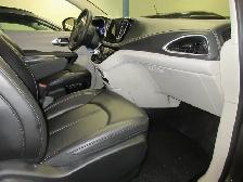 HONDA ODYSSEY, 2024 BLACK EDITION, 29,800 KM'S., THE TOP MODEL! - Photo 4