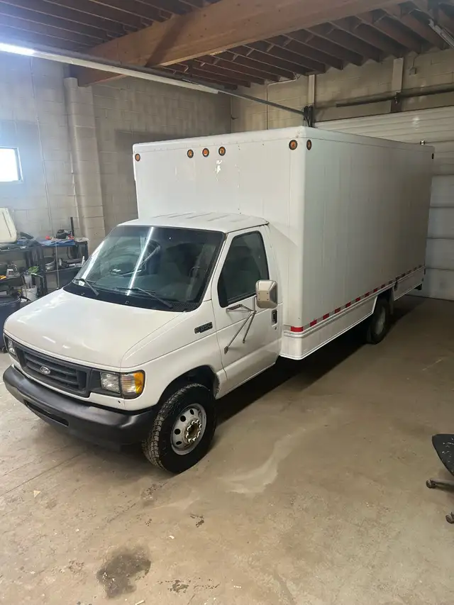 2003 Ford E350 Cube Van