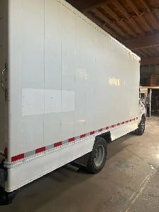 2003 Ford E350 Cube Van - Photo 7