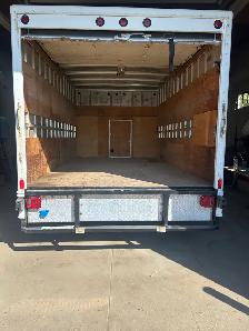 2003 Ford E350 Cube Van - Photo 9
