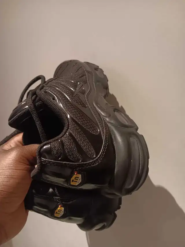 8 Men's Nike Air Max Plus TN Triple Black