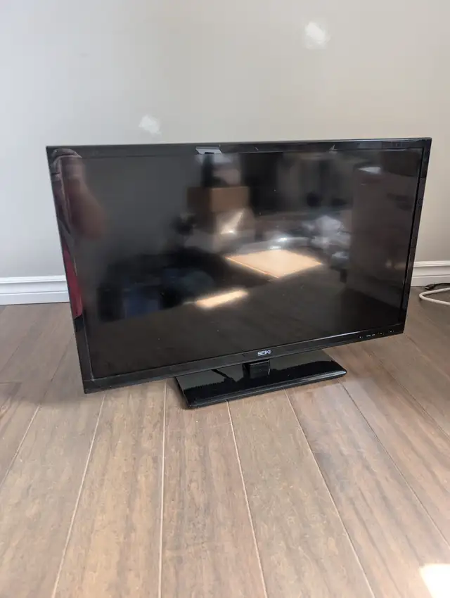 32" Seiki TV For Sale