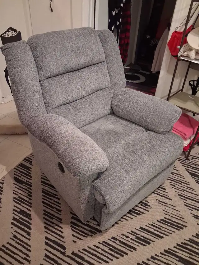 New lazy boy chair