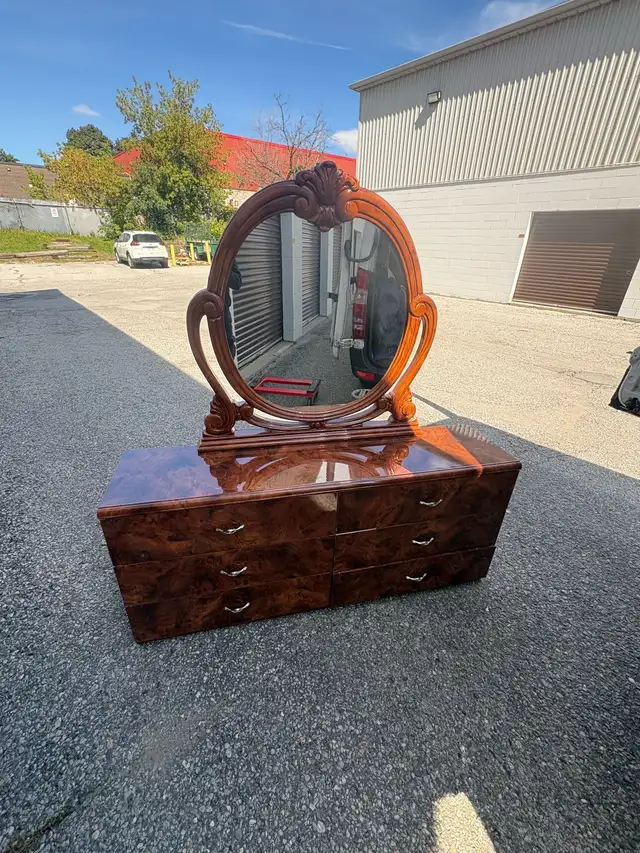 Free delivery used Vintage Burl Wood Dresser with Oval Mirror