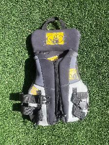 Life Jacket (youth) - Photo 2