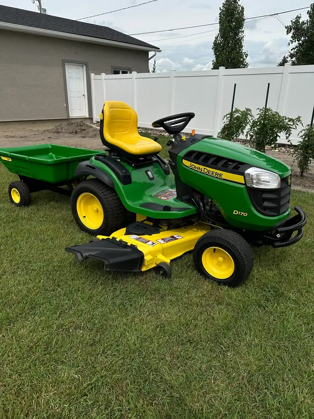 2015 John Deere D170 Riding Lawnmower