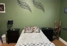 Room Available 5 Mins To Darlington OPG Plant - Photo 2