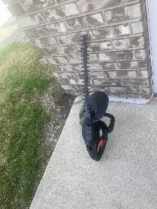 Corded Electric 16" Hedge Trimmer For Sale - Photo 2
