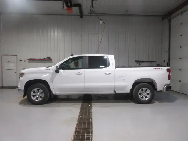 2025 Chevrolet Silverado 1500LT Crew Cab 6'6 Box V8