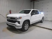 2025 Chevrolet Silverado 1500LT Crew Cab 6'6 Box V8 - Photo 2