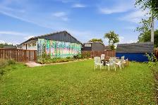 FOR SALE: Windsor Park Bungalow with Unique Backyard - Photo 2