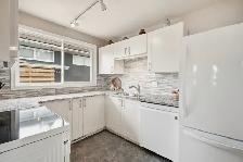 FOR SALE: Windsor Park Bungalow with Unique Backyard - Photo 4