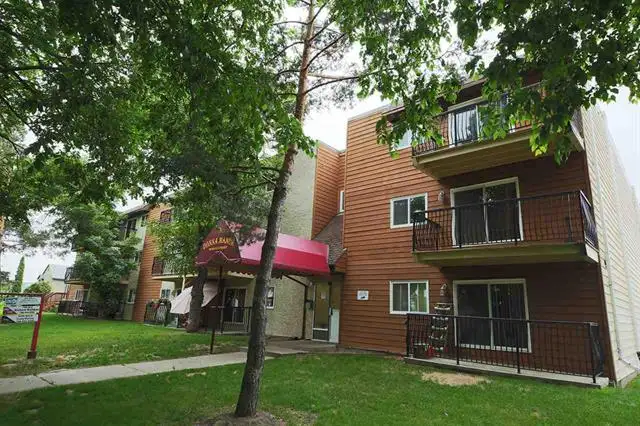 Specious 1 bdrm with balcony and storage