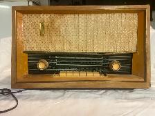 Goplana Vintage Mid-Century Polish Tabletop Tube Radio (OBO)