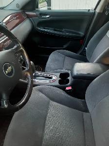 2009 Chevy Impala - Photo 2