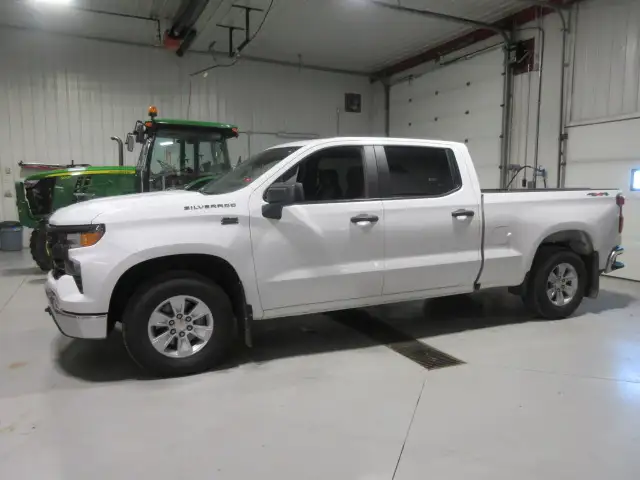 2023 Chevrolet Silverado 1500 Crew Cab 6'6 Box 5.3L V8 4X4