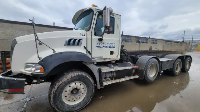 HIRING: Experienced DZ Drivers – Roll-Offs & Dump Trucks